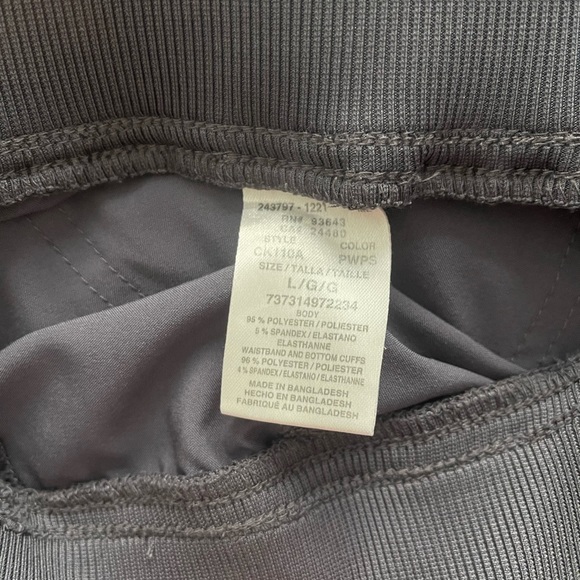 Grey Cherokee Infinity Scrub lot - Picture 4 of 4